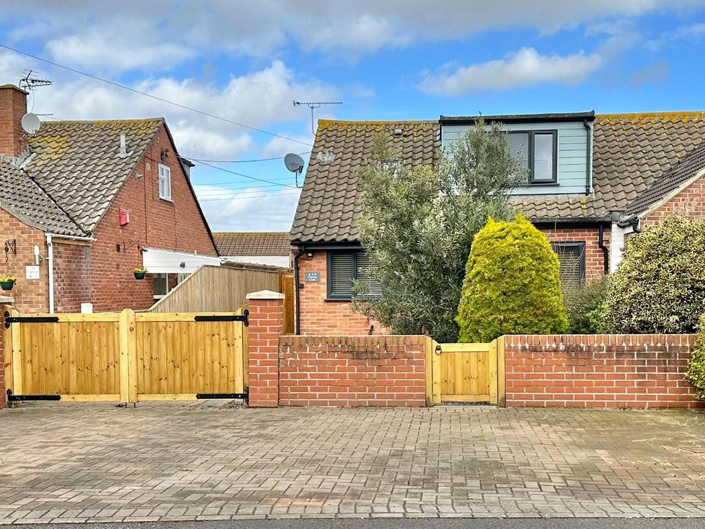 2 bed property for sale in Fairways Close, Berrow, BurnhamOnSea TA8