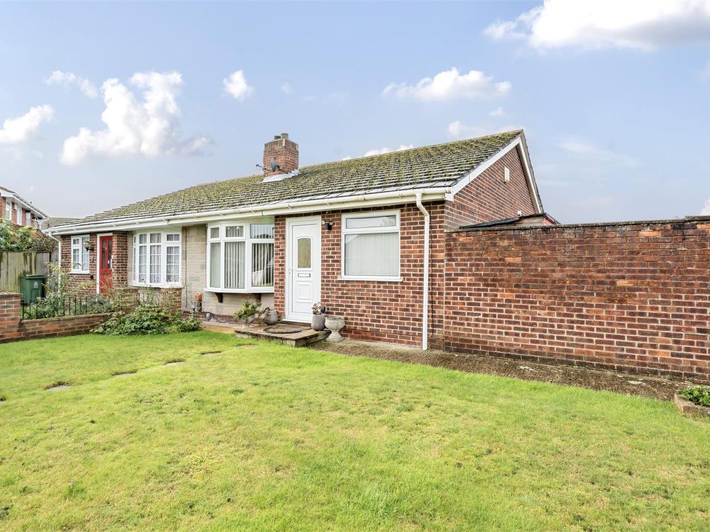 3 bed semidetached bungalow for sale in Hungerford Drive, Maidenhead SL6, £475,000 Zoopla