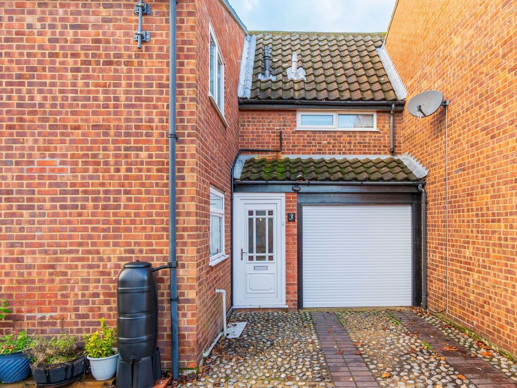 3 bed terraced house for sale in Constitution Hill, Norwich NR6, £