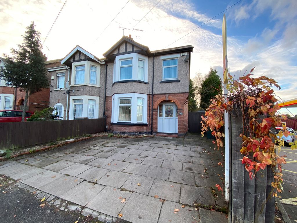 3 bed semidetached house for sale in Holbrook Lane, Holbrooks