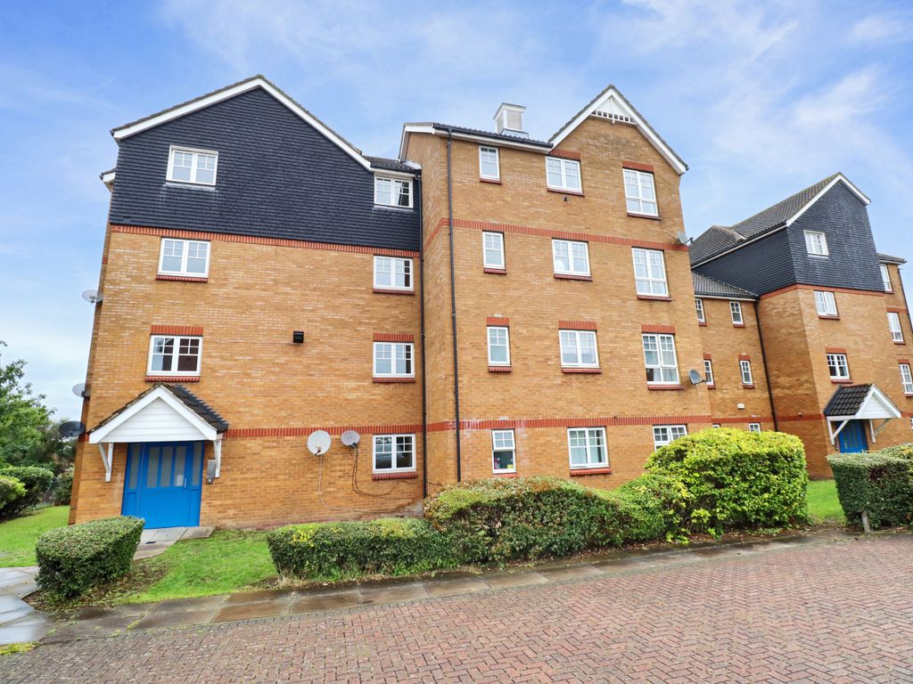 2 bed flat for sale in Greenhaven Drive, Thamesmead SE28, £240,000 Zoopla