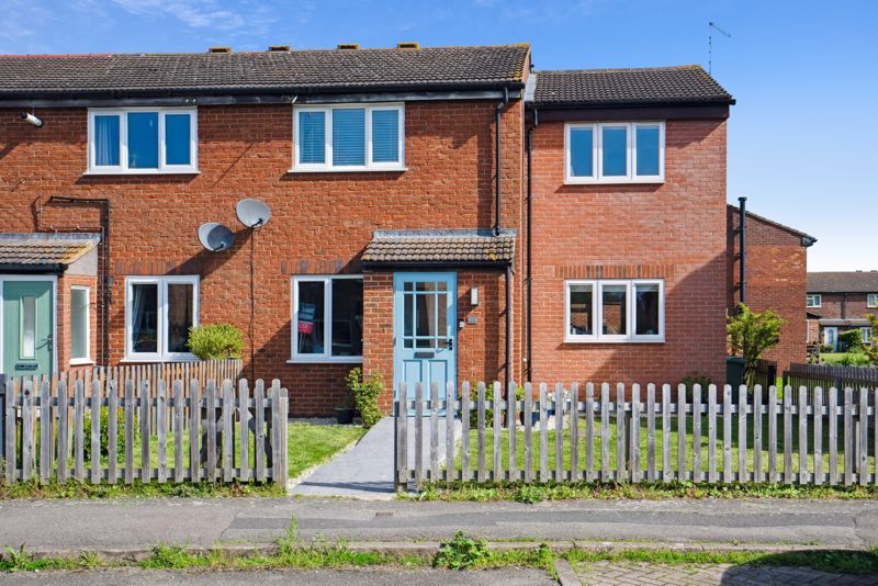 3 bed end terrace house for sale in Columbia Way, Grove, Wantage OX12