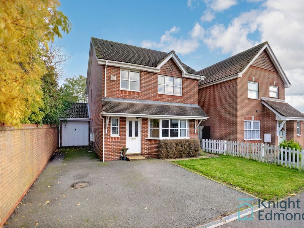 4 bed property for sale in Joy Wood, Boughton Monchelsea ME17, £475,000