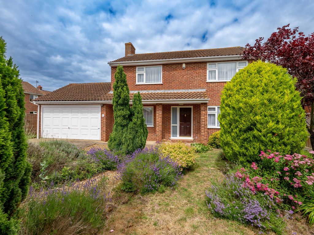 4 bed detached house for sale in St. Nicholas Close, Dersingham, King's