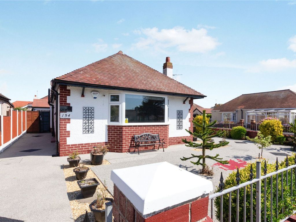 2 bed bungalow for sale in Victoria Road West, Prestatyn, Denbighshire