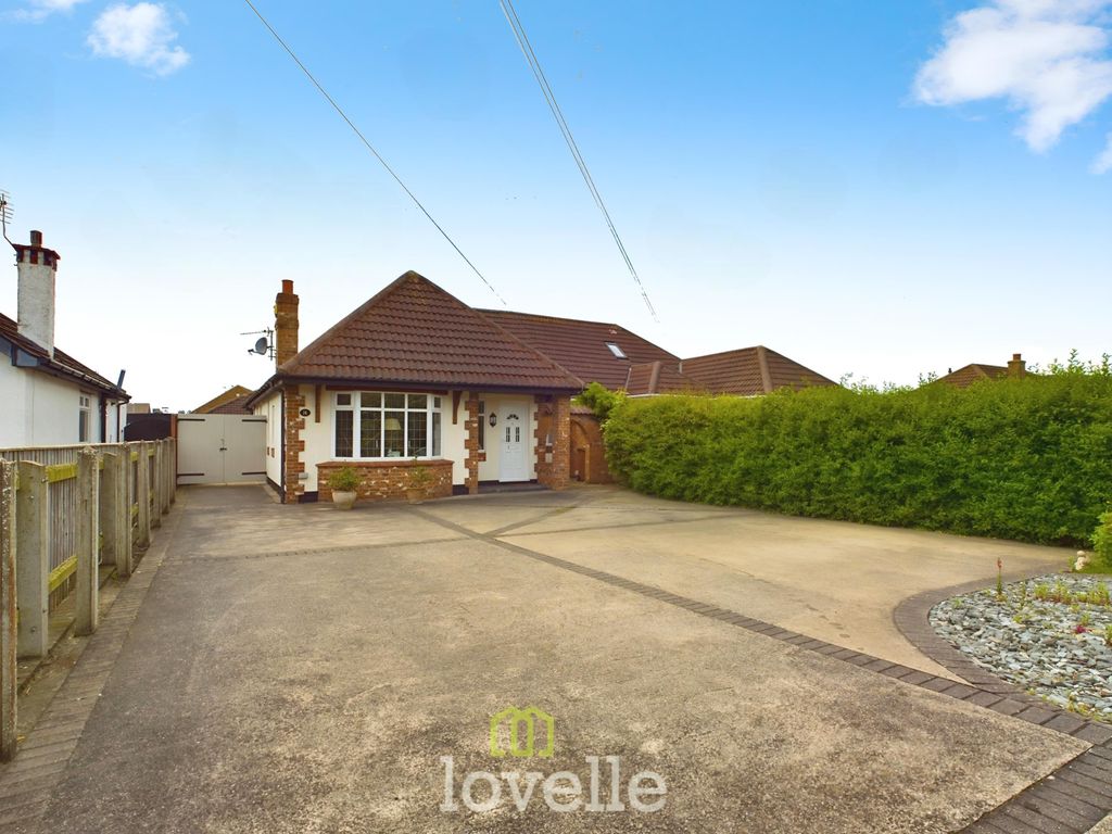 4 bed semidetached bungalow for sale in Church Avenue, Humberston DN36
