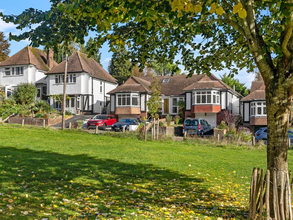 3 bed semidetached house for sale in Barn Rise, Brighton BN1, £550,000