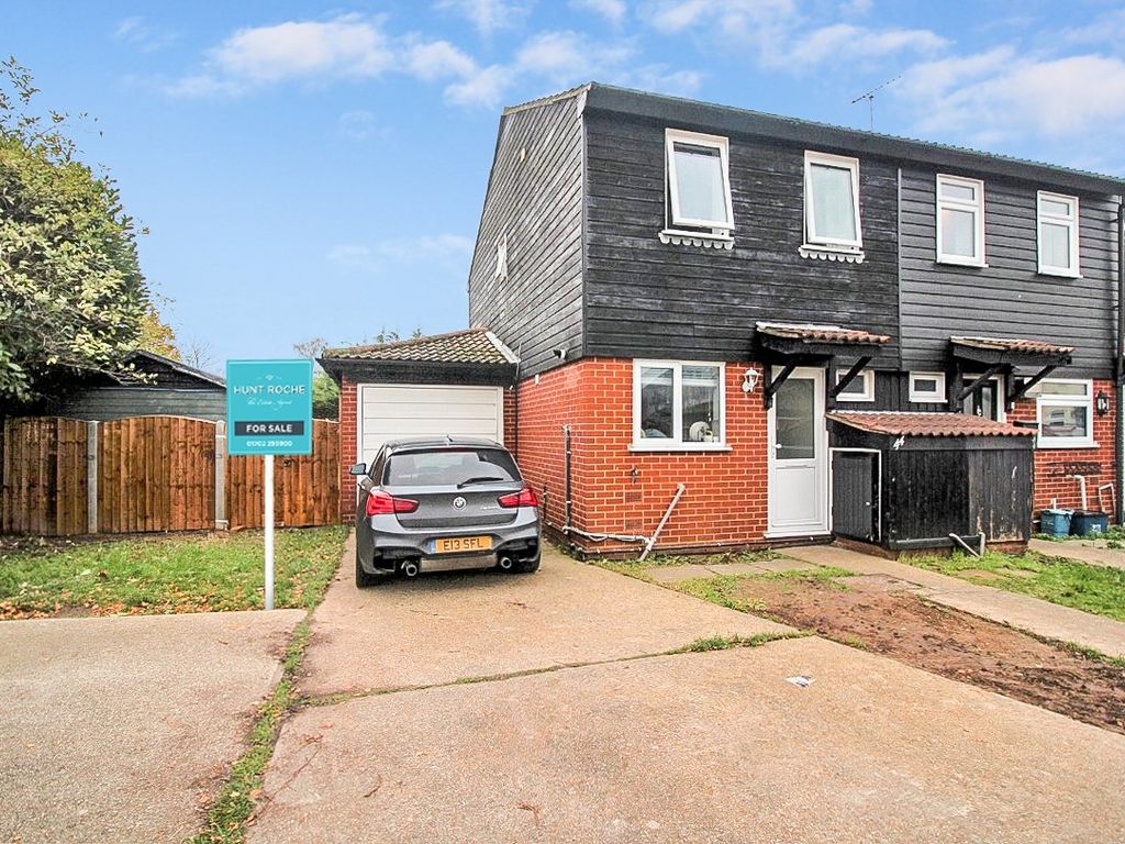 2 bed semidetached house for sale in Bowbank Close, Shoeburyness