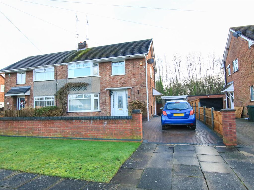 3 bed semidetached house for sale in Wychwood Close, Balby, Doncaster