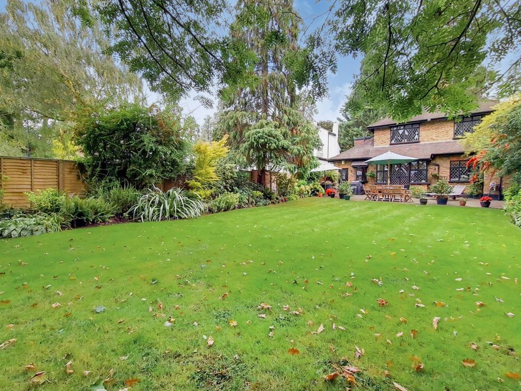 4 bed detached house for sale in Canons Drive, Edgware HA8 Zoopla