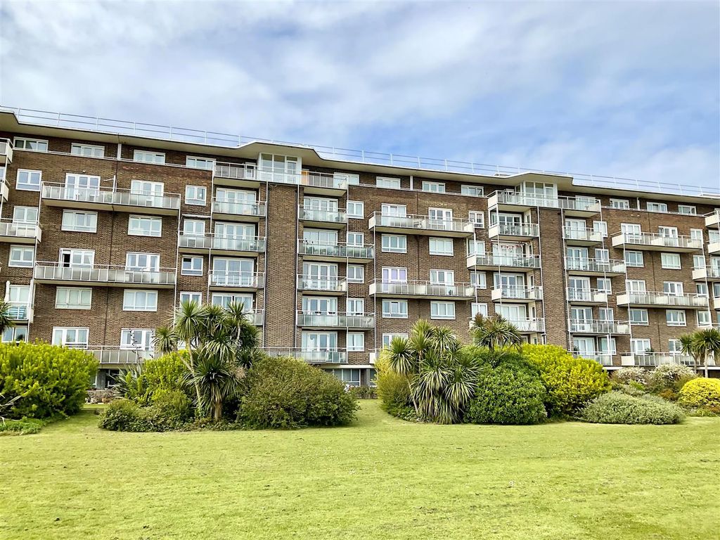 2 bed flat for sale in The Gateway, Dover CT16, £275,000 Zoopla