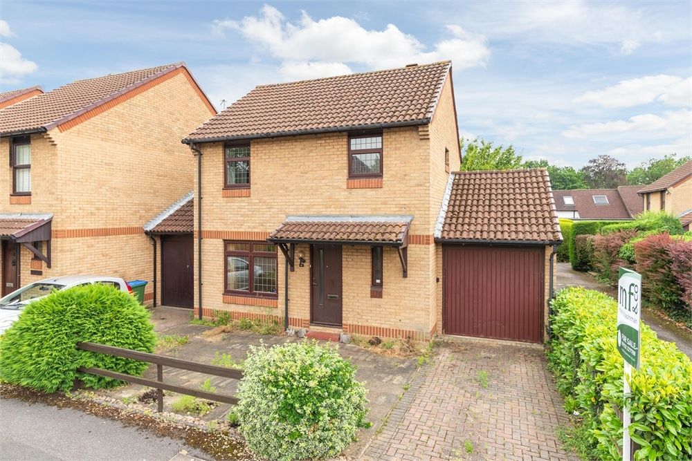3 bed detached house for sale in Fisher Close, WaltonOnThames, Surrey