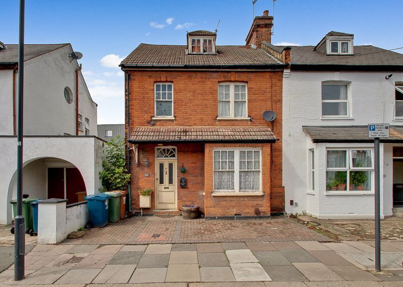 4 bed semidetached house for sale in Graham Road, Harrow HA3, £575,000