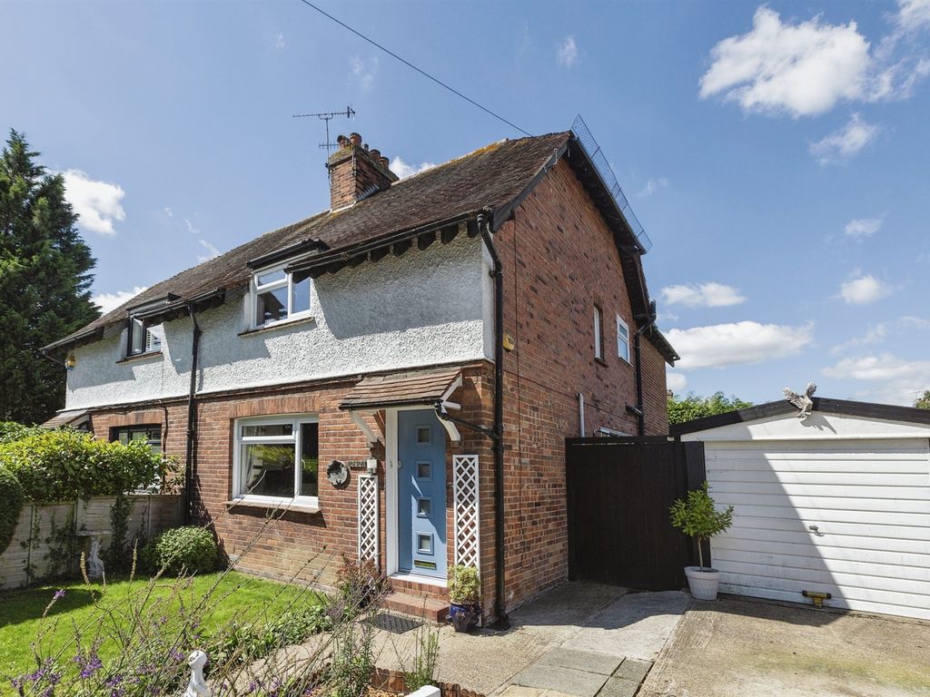 3 bed semidetached house for sale in Shipbourne Road, Tonbridge TN10
