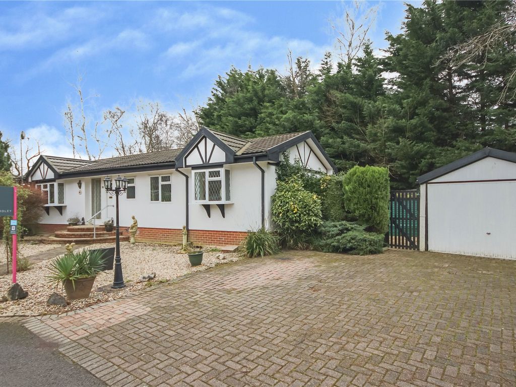 3 bed mobile/park home for sale in The Plateau, Warfield Park