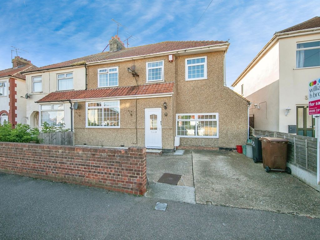 5 bed semidetached house for sale in Thomas Road, ClactonOnSea CO15
