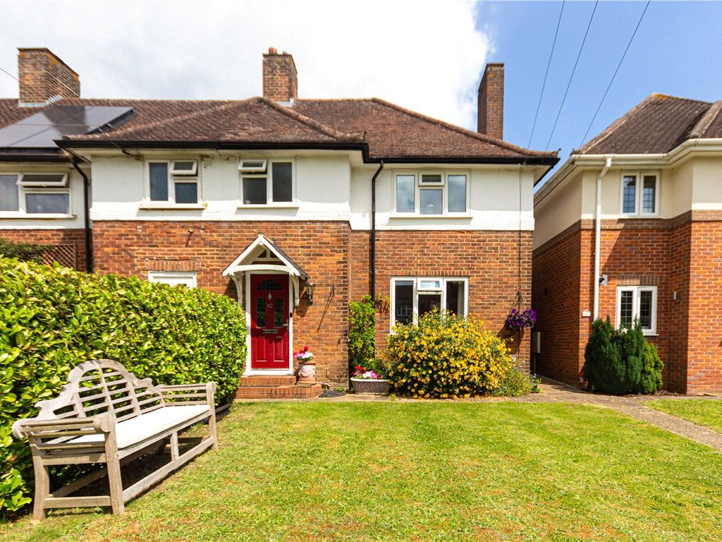 3 bed end terrace house for sale in Lybury Lane, Redbourn, St. Albans