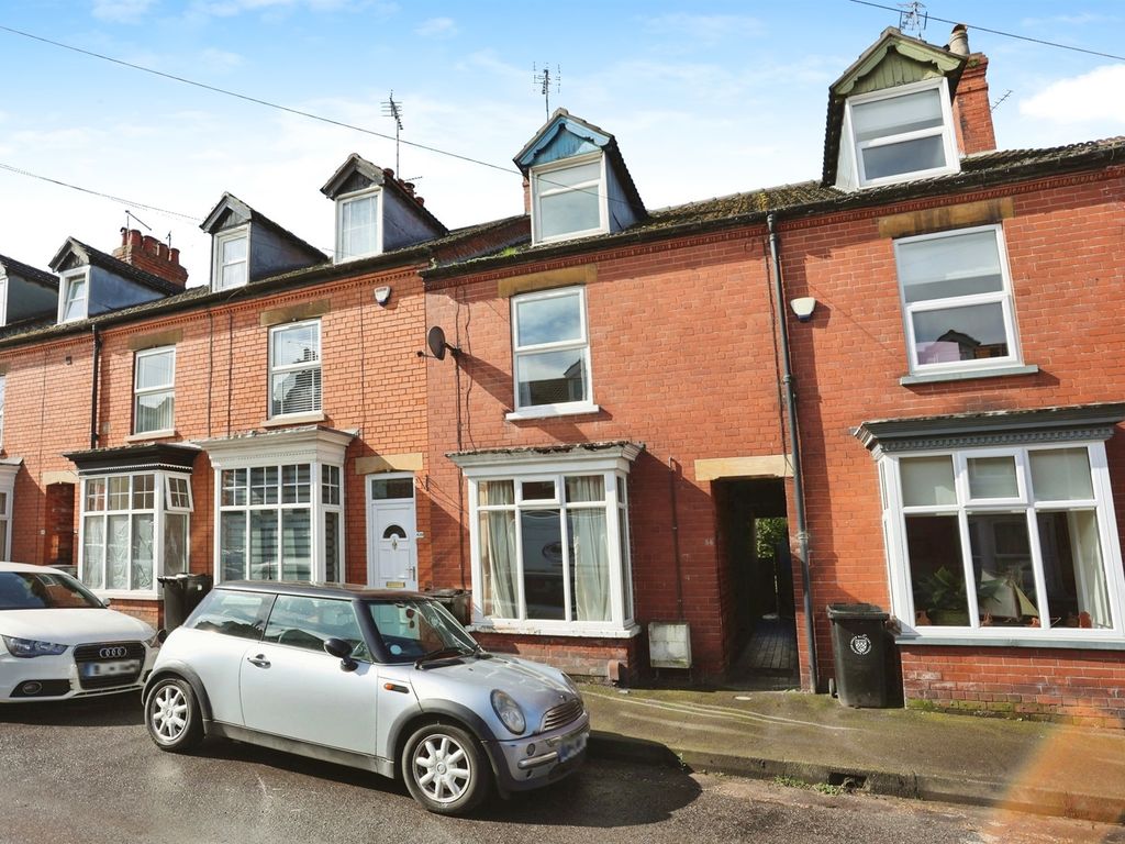 3 bed terraced house for sale in Edward Street, Grantham NG31, £120,000