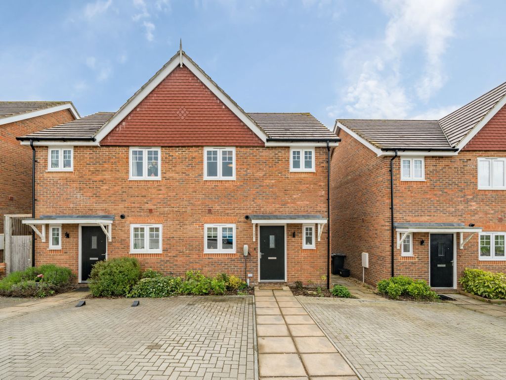 2 bed semidetached house for sale in Walker Place, Medstead, Alton