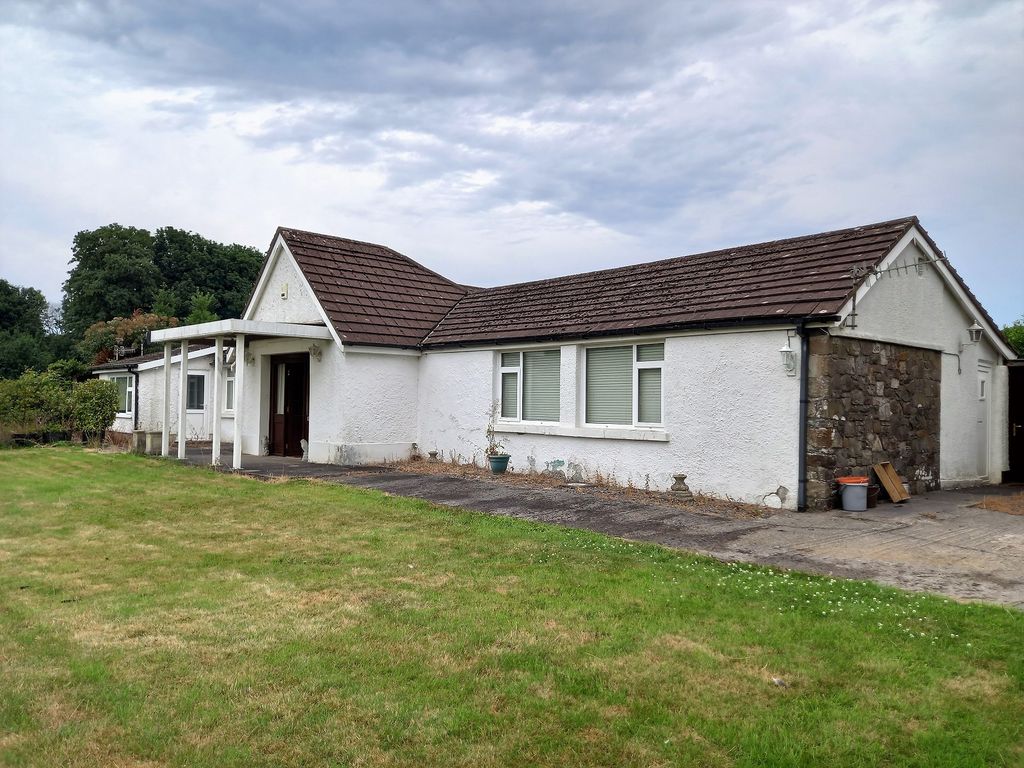 4 bed detached bungalow for sale in Ynyscedwyn, Ystradgynlais, Swansea