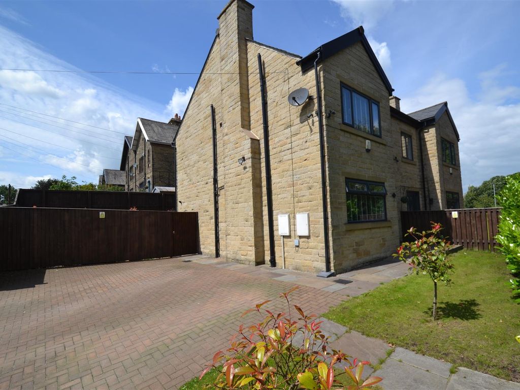 4 bed semidetached house for sale in Brighouse Road, Queensbury, Bradford BD13, £260,000 Zoopla