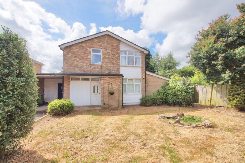 3 bed linkdetached house for sale in Larches Gardens, Catisfield