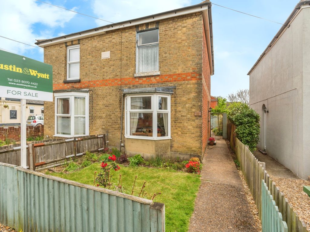 2 bed semidetached house for sale in Shirley Park Road, Southampton