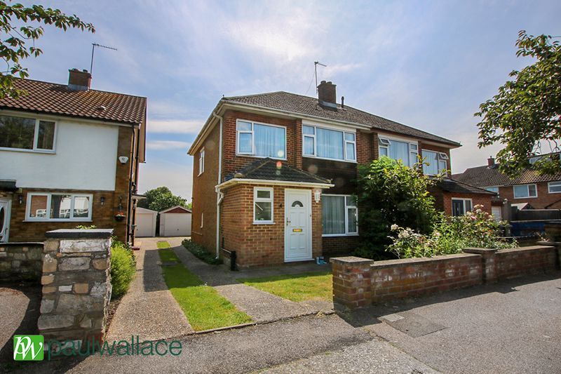3 bed semidetached house for sale in Elm Drive, Cheshunt, Waltham