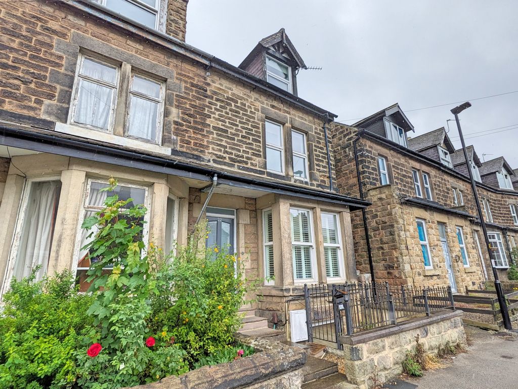 4 bed end terrace house for sale in Crab Lane, Harrogate HG1, £270,000