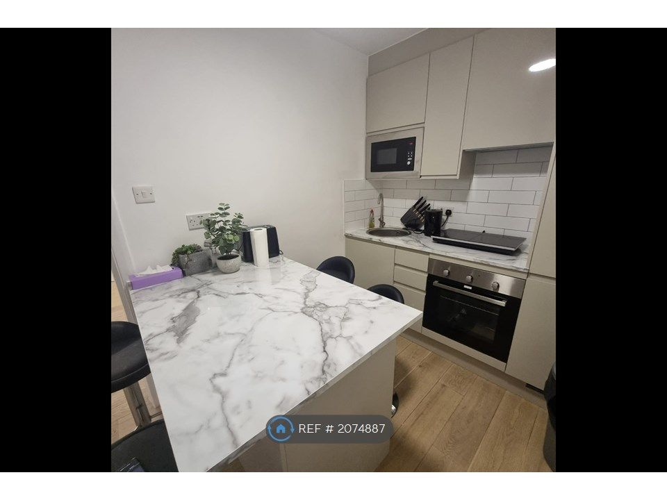 2 bed flat to rent in Westbourne Park Villas, London W2, £2,150 pcm