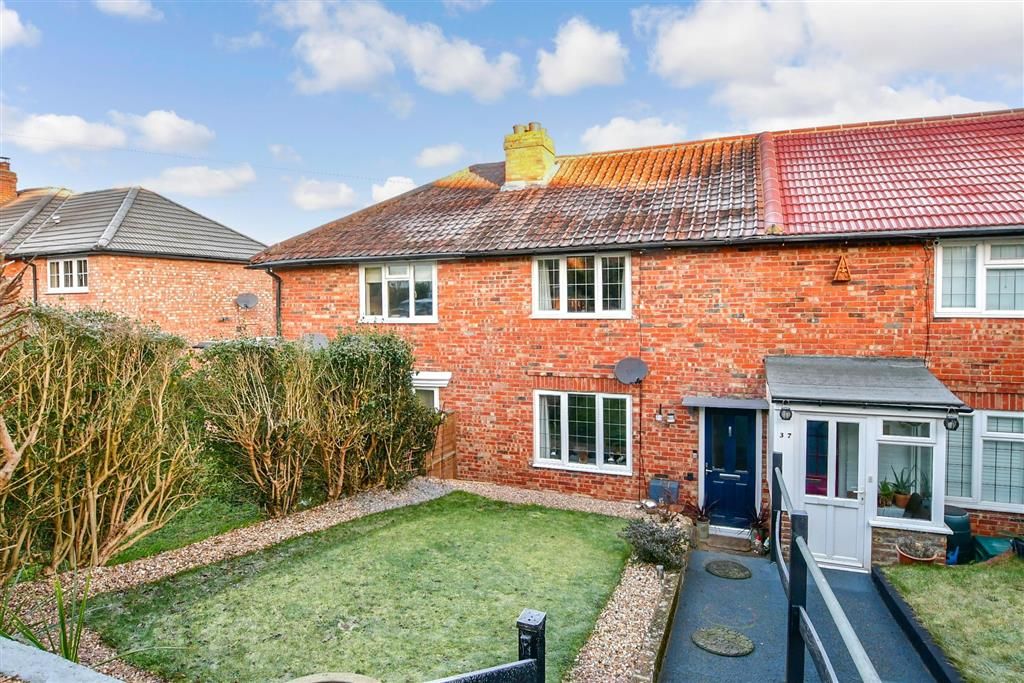 2 bed terraced house for sale in Beechen Lane, Lower Kingswood