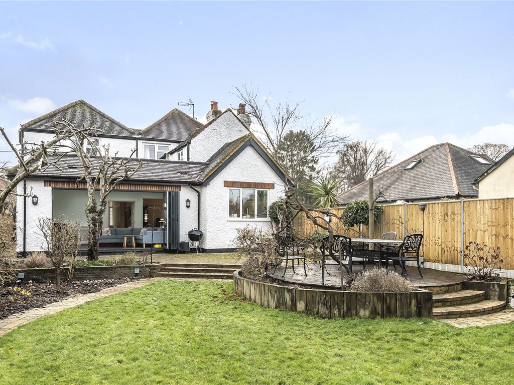 5 bed detached house for sale in Plantation Road, Amersham