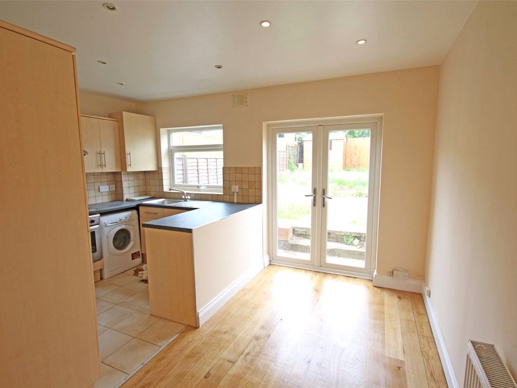 3 bed terraced house to rent in Southern Drive, Loughton IG10 Zoopla
