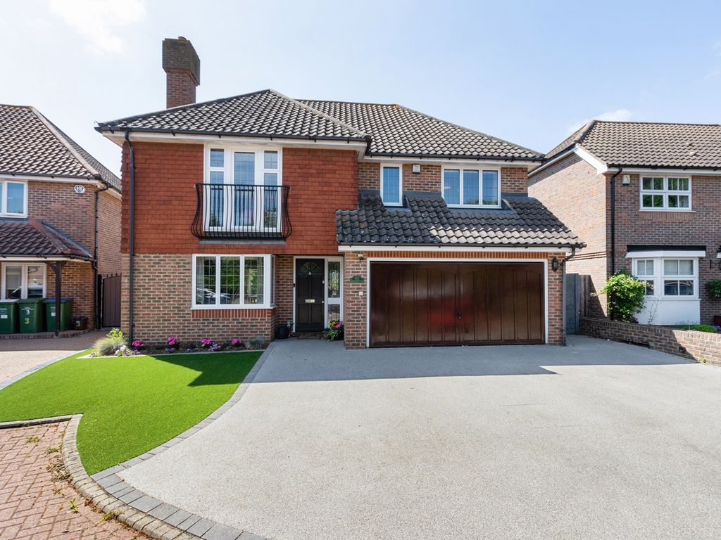 6 bed detached house for sale in Marrabon Close, Sidcup DA15 Zoopla