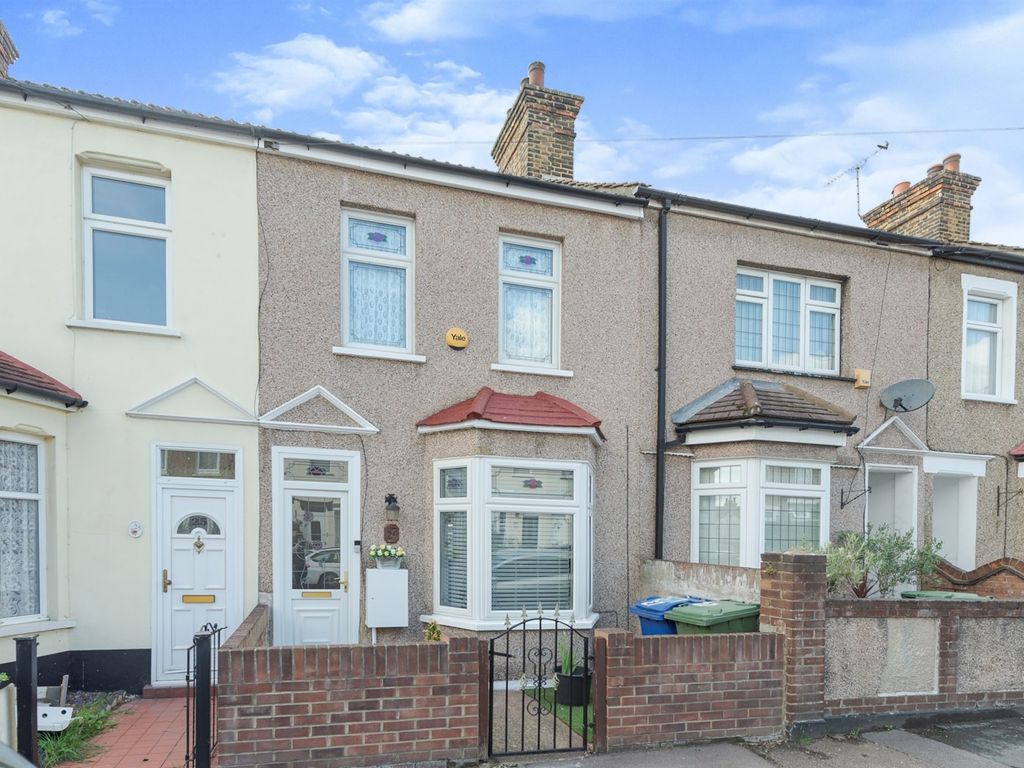 3 bed terraced house for sale in Castle Road, Grays RM17 Zoopla