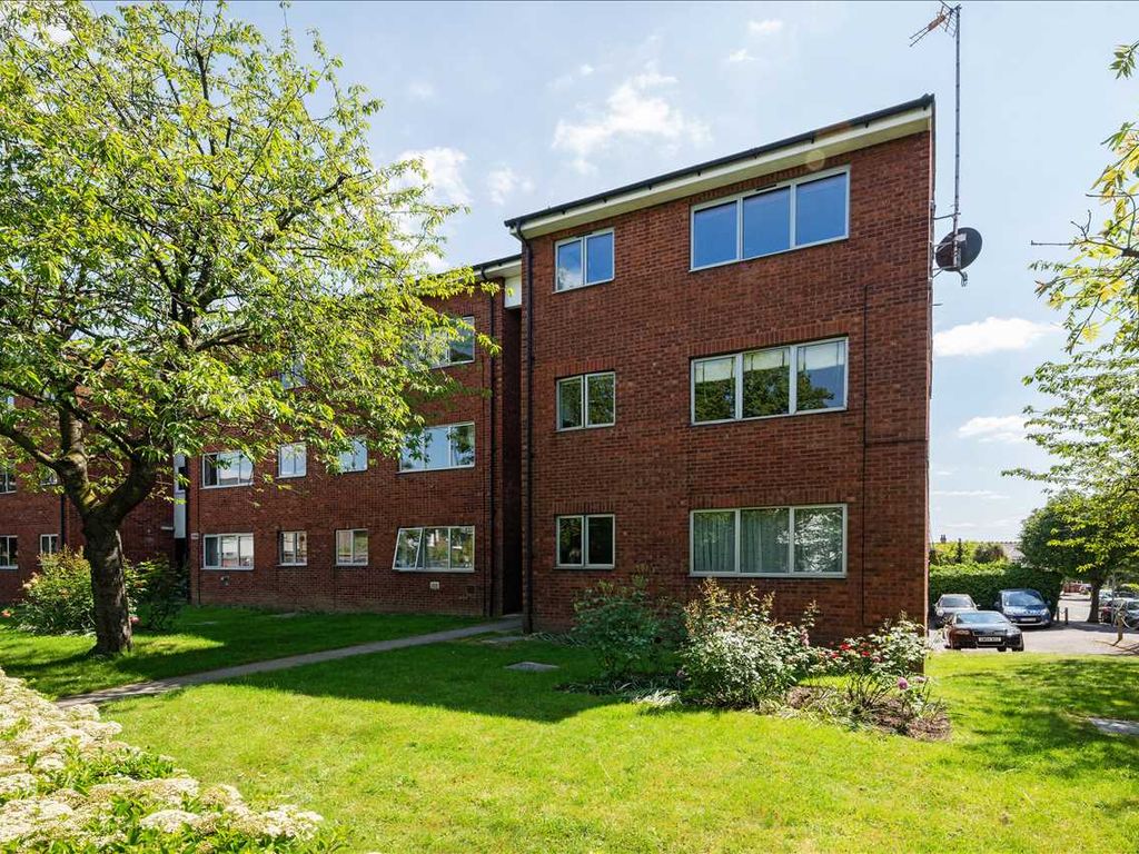 Studio to rent in Ash Court, 56 Worple Road, Wimbledon SW19 Zoopla