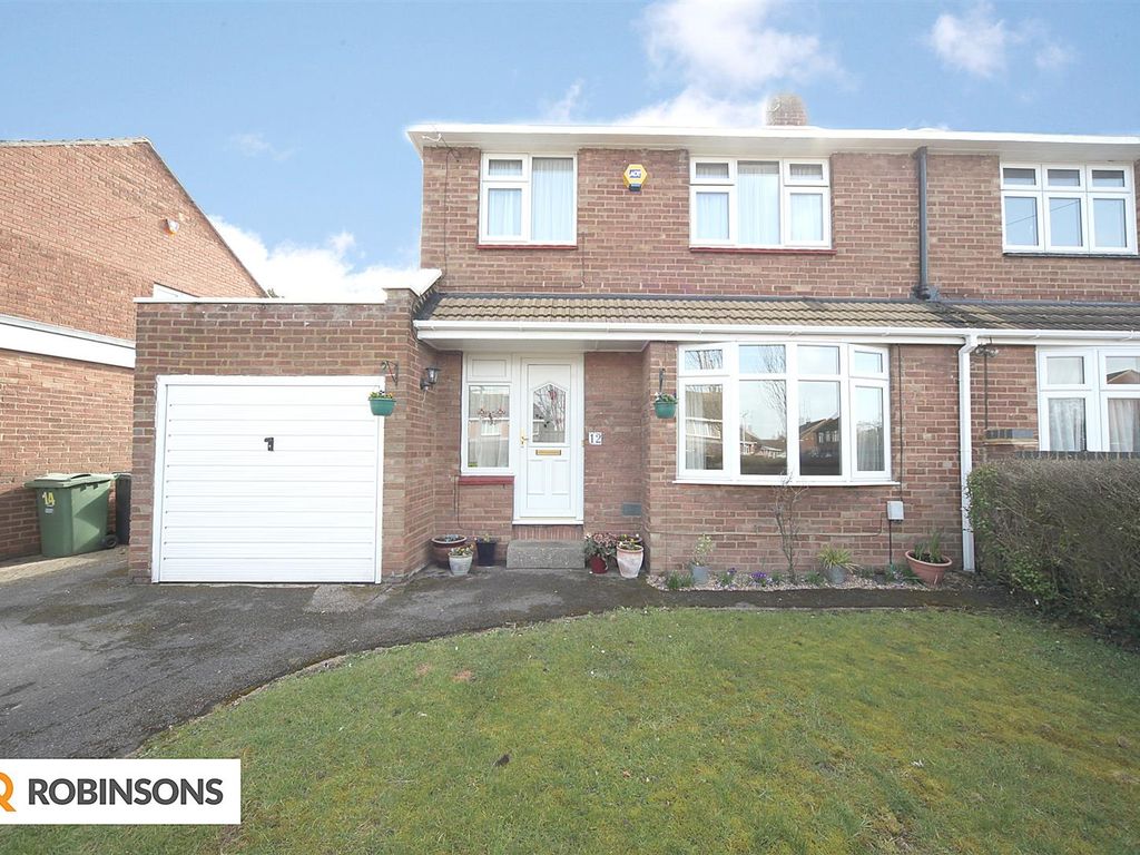 3 bed semidetached house for sale in Markham Crescent, Dunstable LU5