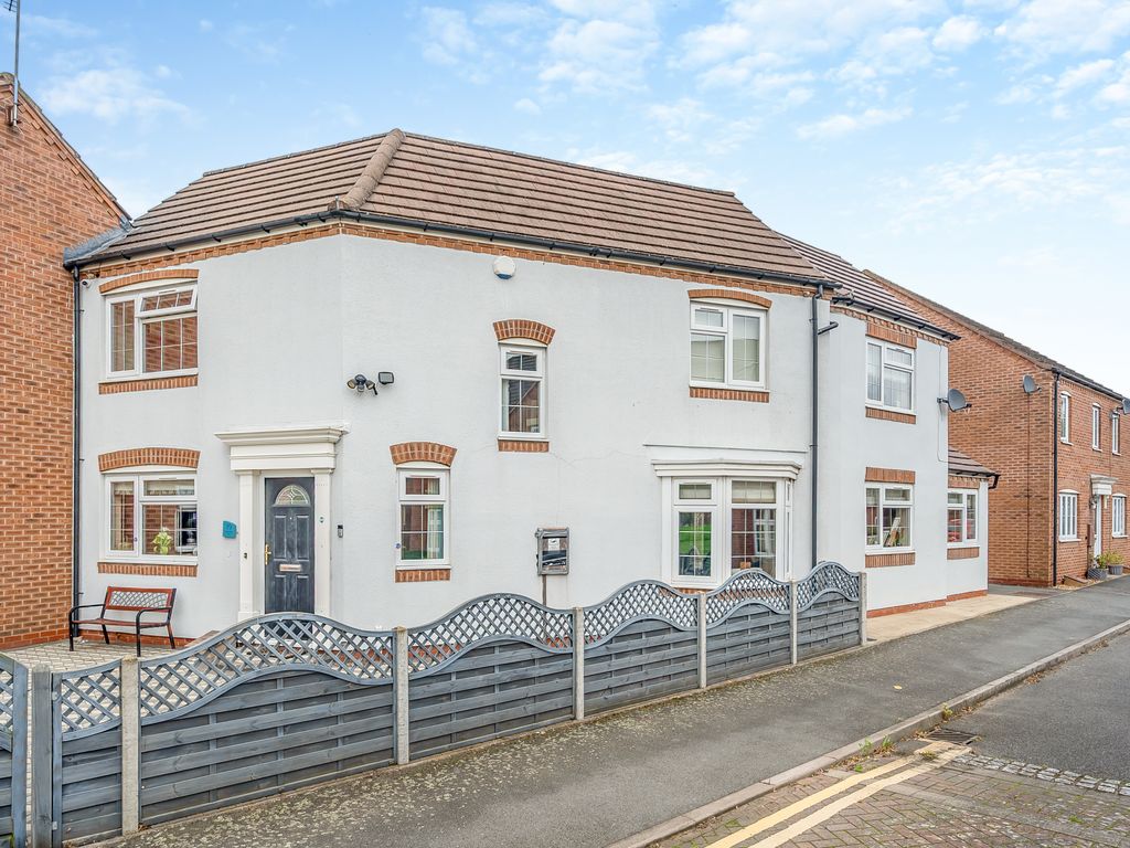 4 bed semidetached house for sale in Elizabeth Way, Coventry CV2, £