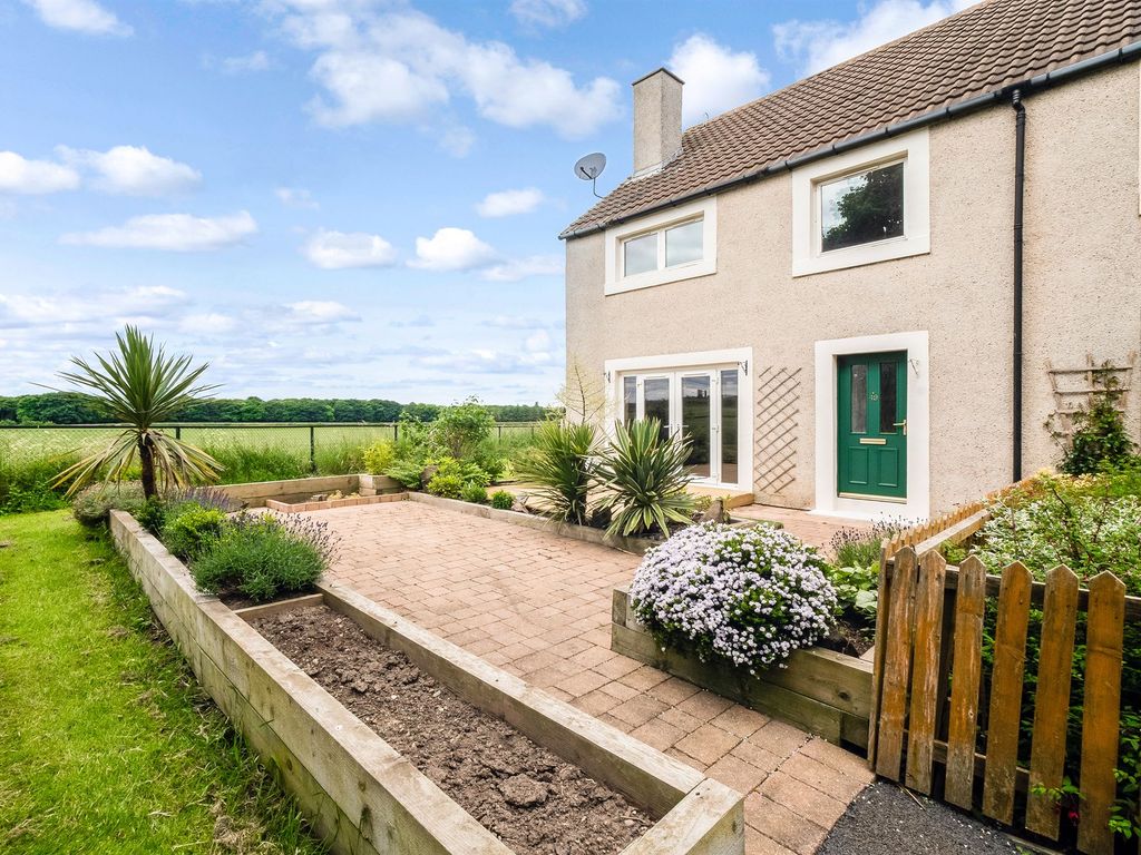 3 bed semidetached house for sale in Carberry Court, Whitecraig EH21