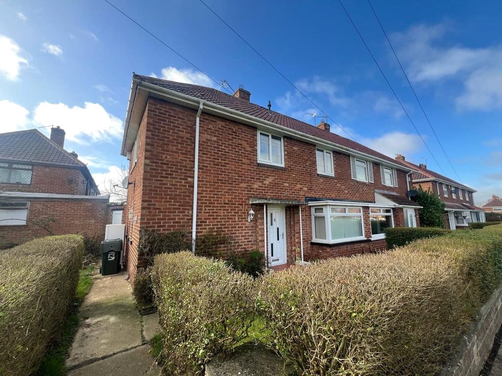 3 bed semidetached house for sale in The Green, Middlesbrough, North