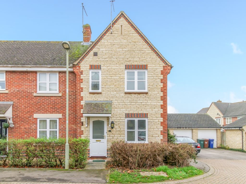 2 bed end terrace house to rent in Corncrake Way, Bicester OX26, £1,350