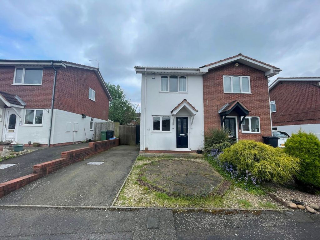 2 bed semidetached house to rent in Clifton Road, Halesowen, West