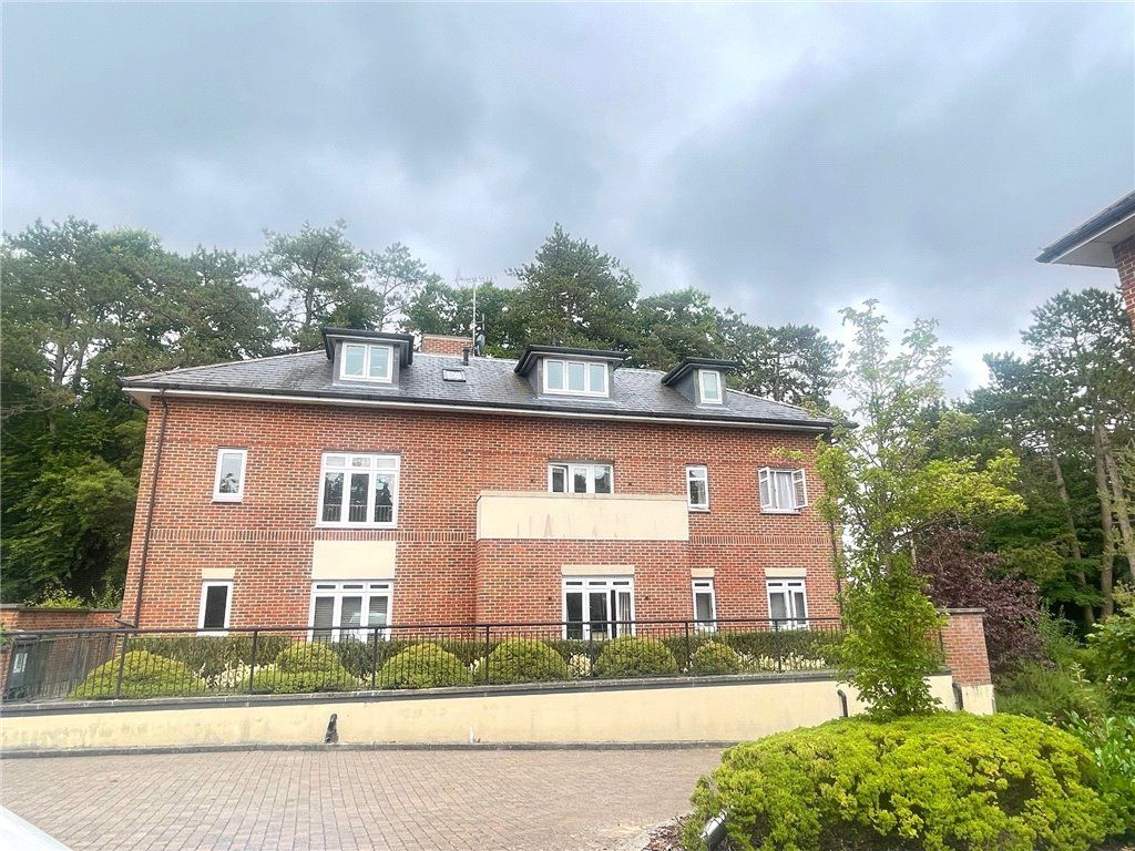 2 bed flat for sale in Fraser Gardens, Winchester, Hampshire SO22 Zoopla