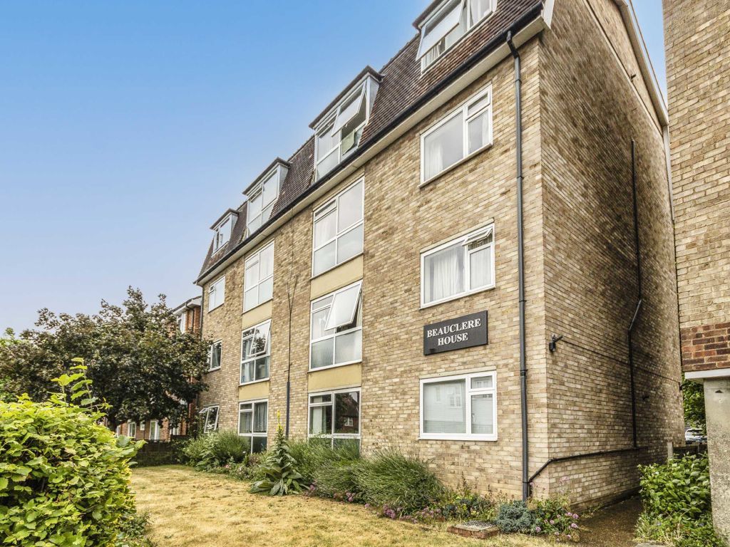 2 bed flat to rent in South Bank, Surbiton KT6 Zoopla