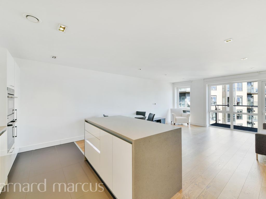 2 bed flat to rent in Dickens Yard, Longfield Avenue, Ealing W5, £3,000