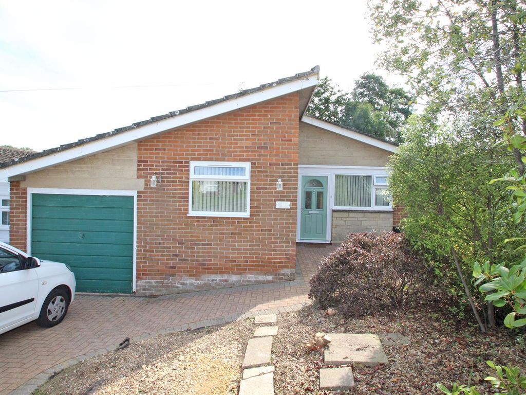 3 bed detached bungalow for sale in Woodlands Crescent, Wootton Bridge