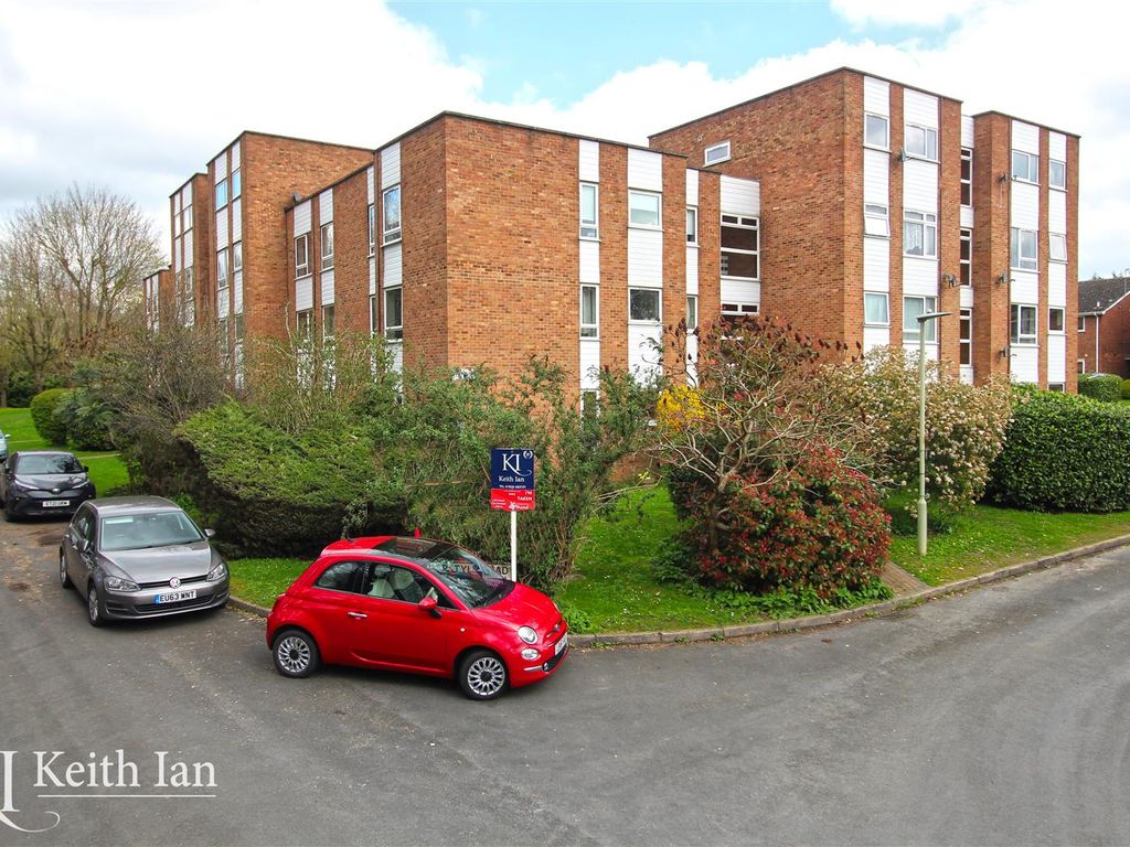 1 bed flat for sale in Trapstyle Road, Ware SG12, £185,000 Zoopla