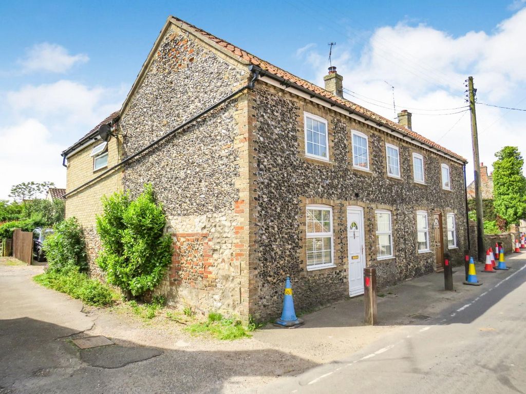 3 bed semidetached house for sale in Bell Street, Feltwell, Thetford