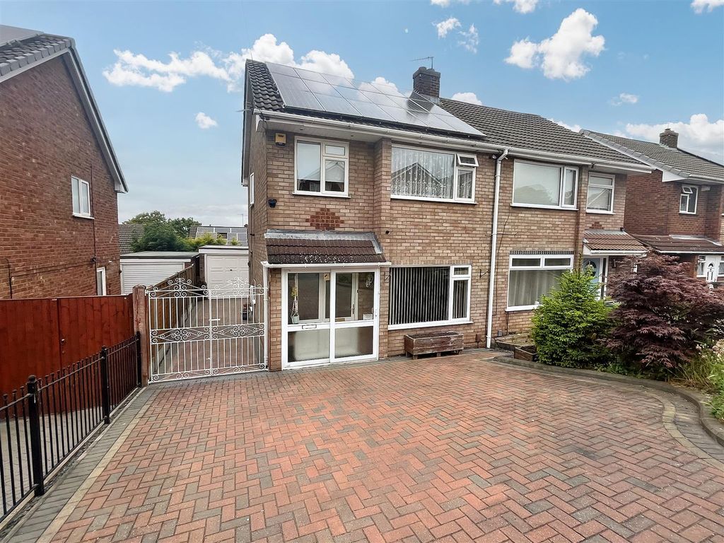 3 bed semidetached house for sale in Quantock Drive, Nuneaton CV10