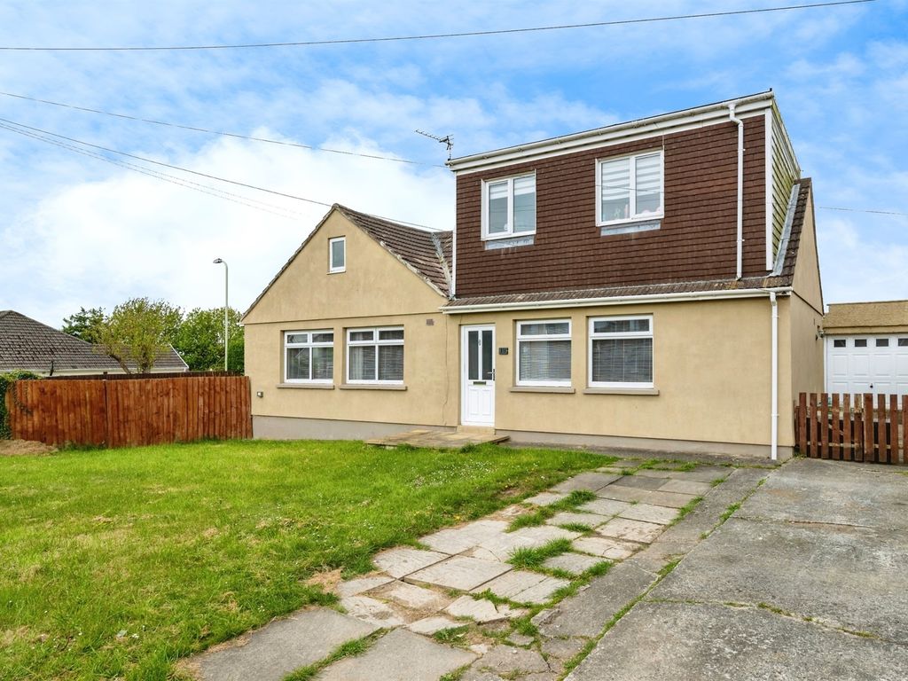3 bed semidetached house for sale in Longfellow Drive, Cefn Glas